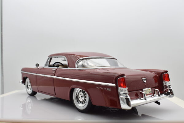 Modellino auto scala 1:18 Chrysler 300B Maisto diecast modellismo da collezione - Image 9