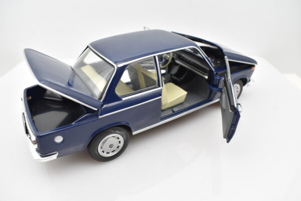 Modellino auto scala 1:24 BMW 1600 TI modellismo statico da collezione diecast - Image 6