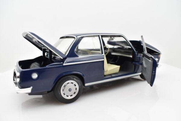 Modellino auto scala 1:24 BMW 1600 TI modellismo statico da collezione diecast - Image 7