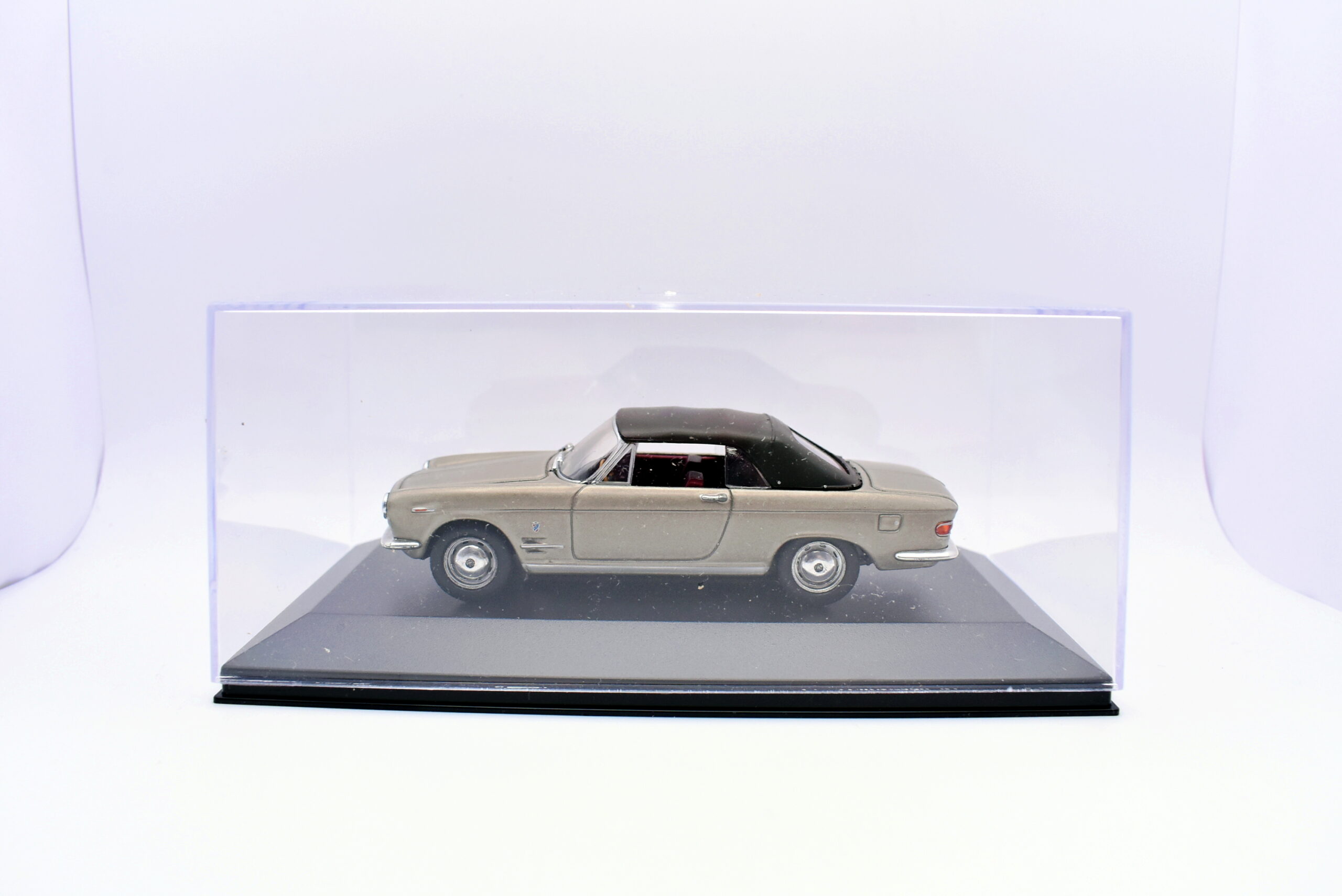 Modellino auto scala 1:43 Fiat 2300 S diecast modellismo statico - Image 5