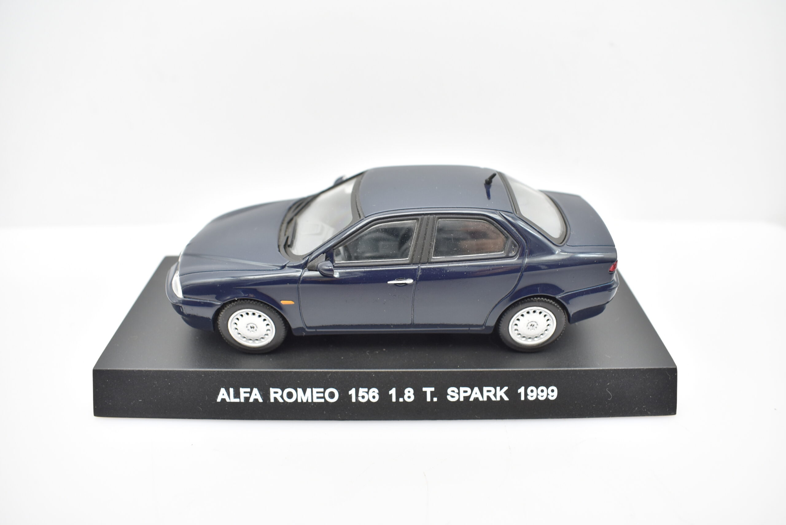 Modellini auto carabinieri da collezione scala 1:43 Alfa Romeo 156 1.8 T. Spark diecast modellismo da collezione - Image 2