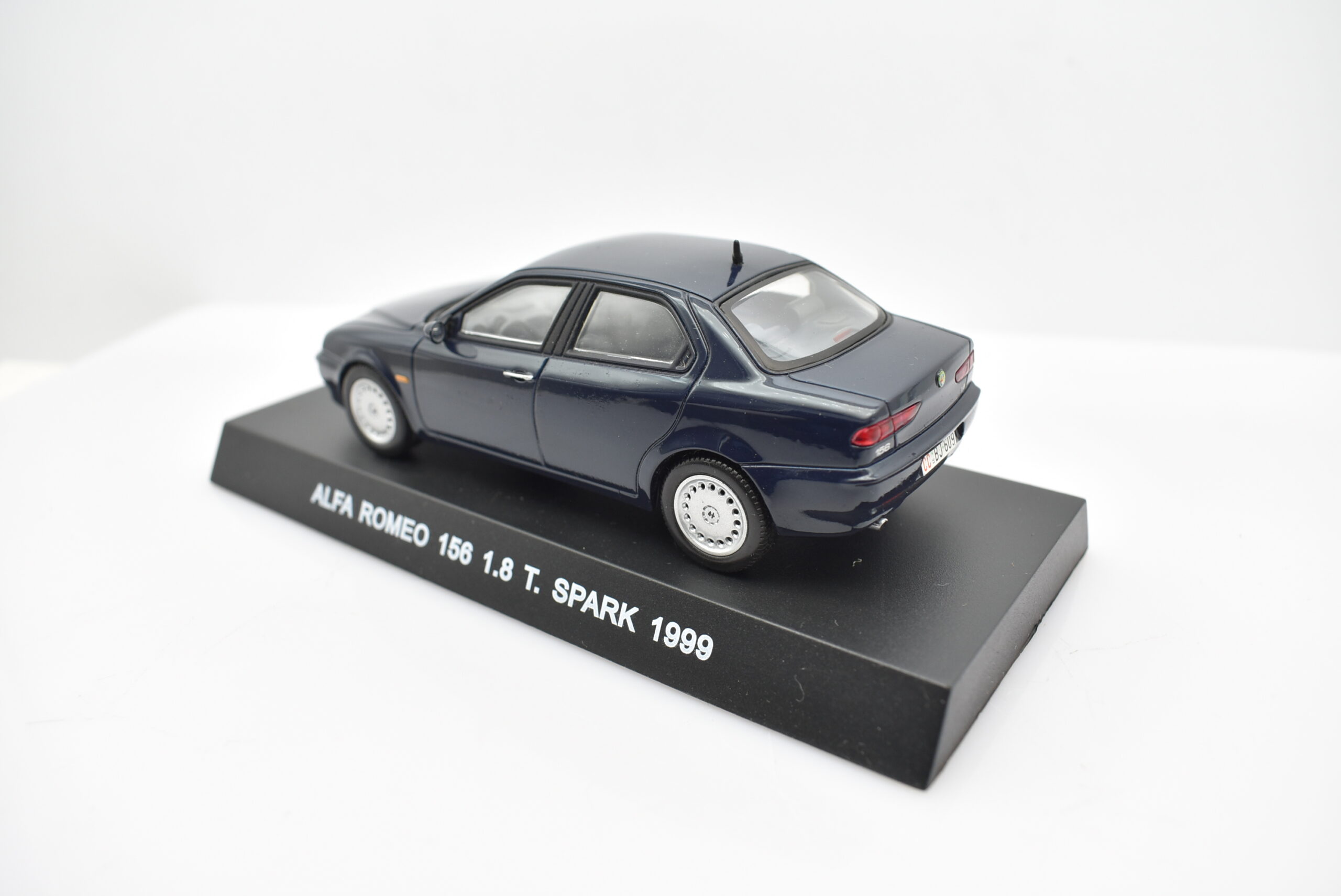 Modellini auto carabinieri da collezione scala 1:43 Alfa Romeo 156 1.8 T. Spark diecast modellismo da collezione - Image 4