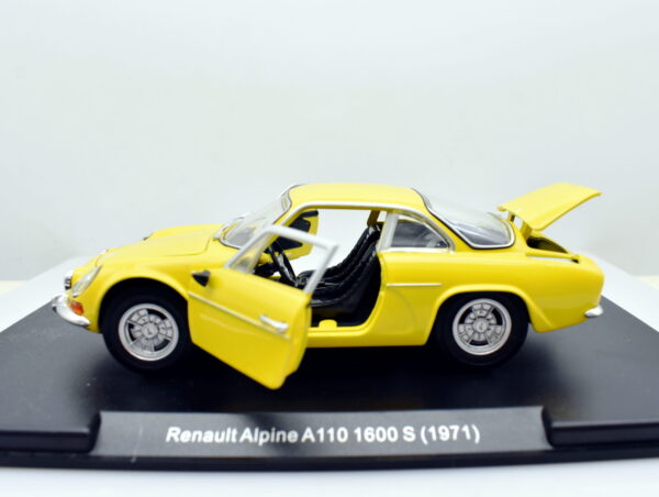 Modellino auto scala 1:24 RENAULT ALPINE A110 modellismo da collezione diecast