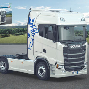 Modellino camion kit di montaggio Italeri  SCANIA S770 V8 WHITE CAB KIT 1:24
