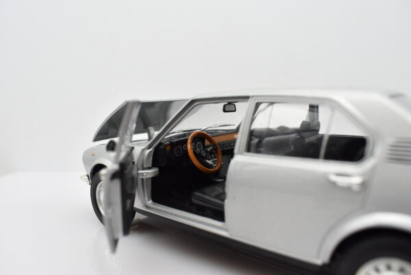 Modellino auto scala 1:24 ALFA ROMEO ALFETTA diecast modellismo da collezione - Image 7