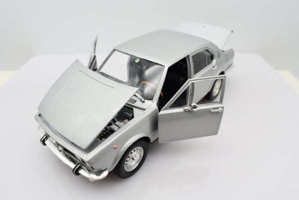 Modellino auto scala 1:24 ALFA ROMEO ALFETTA diecast modellismo da collezione - Image 8