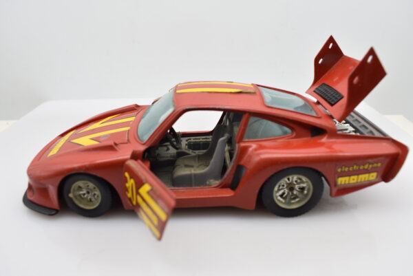 Modellino rally scala 1:24 Porsche 935 TT Burago diecast modellismo da collezione - Image 2