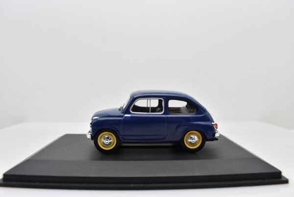Modellino auto scala 1:43 Fiat 600 ixo diecast modellismo statico - Image 3