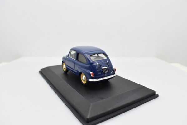 Modellino auto scala 1:43 Fiat 600 ixo diecast modellismo statico - Image 4