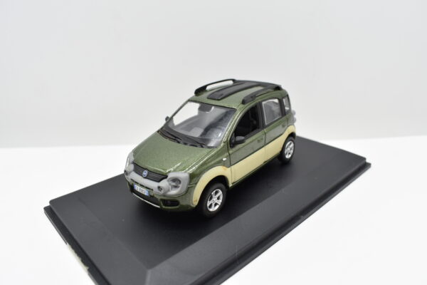 Modellino auto scala 1:43 Fiat Panda Cross Norev diecast modellismo statico