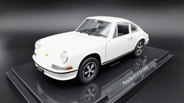 Modellino auto scala 1:24 Porsche 911 S 2.4 modellismo statico da collezione - Image 3