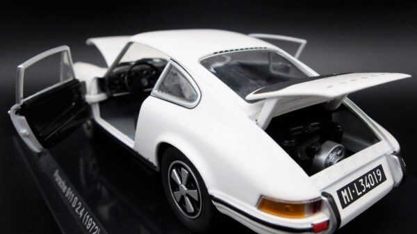 Modellino auto scala 1:24 Porsche 911 S 2.4 modellismo statico da collezione - Image 5