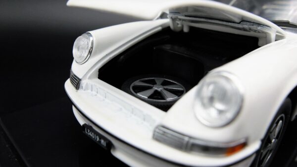 Modellino auto scala 1:24 Porsche 911 S 2.4 modellismo statico da collezione - Image 8