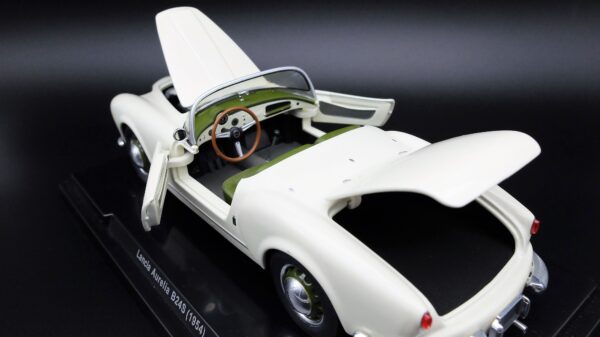 Modellino auto scala 1:24 Lancia Aurelia B24S modellismo statico da collezione - Image 6