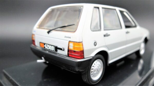 Modellino auto scala 1:24 FIAT UNO modellismo da collezione - Image 4
