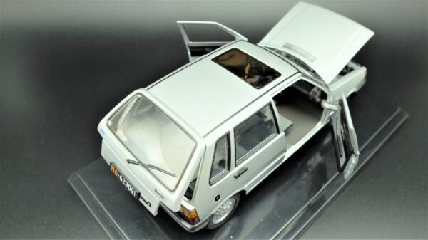 Modellino auto scala 1:24 FIAT UNO modellismo da collezione - Image 8