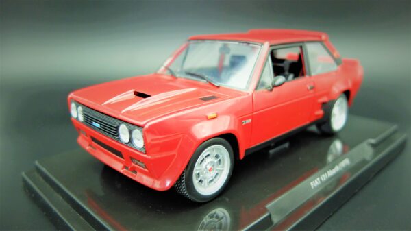 Modellino auto scala 1:24 Fiat 131 Abarth modellismo statico da collezione - Image 3