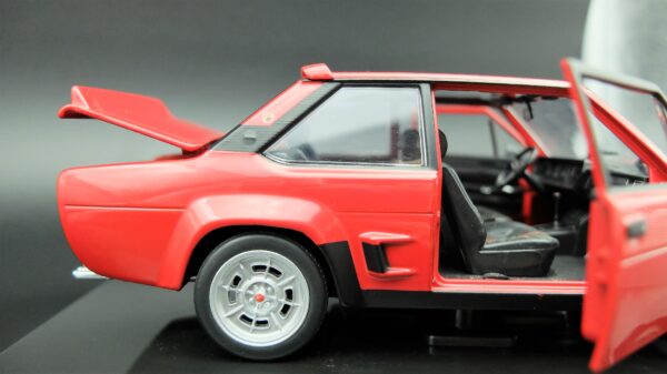 Modellino auto scala 1:24 Fiat 131 Abarth modellismo statico da collezione - Image 9