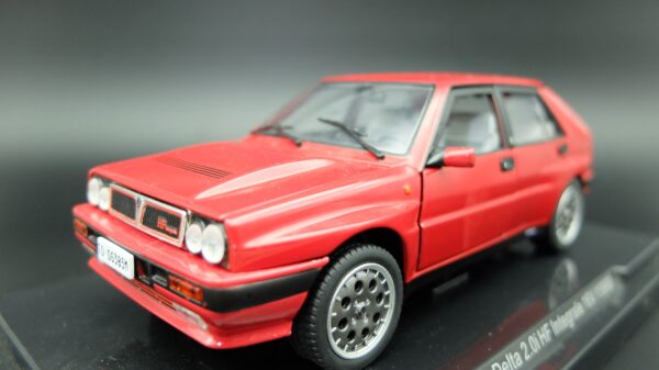 Modellino auto scala 1:24 LANCIA DELTA INTEGRALE 16V diecast modellismo statico - Image 3