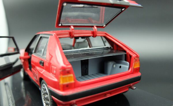 Modellino auto scala 1:24 LANCIA DELTA INTEGRALE 16V diecast modellismo statico - Image 6