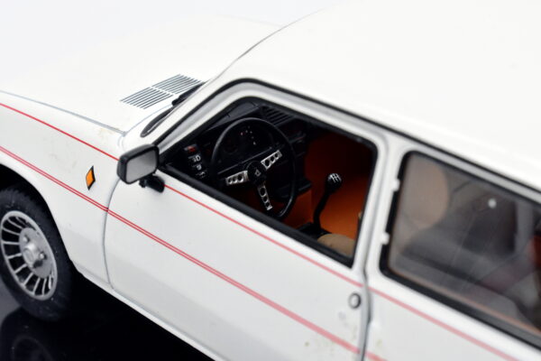 Modellino auto Renault 5 Alpine scala 1:24 diecast modellismo collezione statico - Image 4