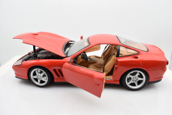 Modellino auto FERRARI 550 MARANELLO scala 1:18 Maisto diecast modellismo da collezione