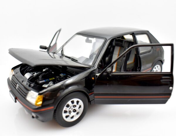 Modellino auto scala 1:24 PEUGEOT 205 GTI modellismo statico da collezione