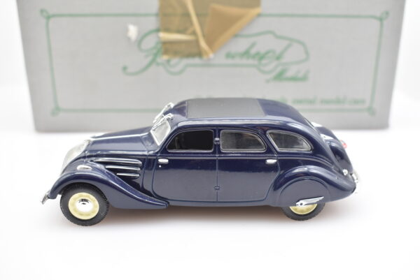 Modellino auto scala 1:43 Peugeot 402 Norev diecast modellismo da collezione - Image 2