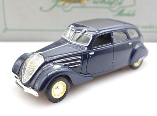 Modellino auto scala 1:43 Peugeot 402 Norev diecast modellismo da collezione