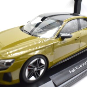 Modellino auto scala 1:18 Audi RS e-tron GT Norev diecast modellismo da collezione