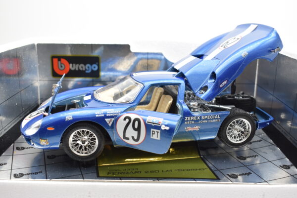 Modellino auto rally scala 1:18 Ferrari 250 LM Sebring Burago diecast modellismo da collezione - Image 3