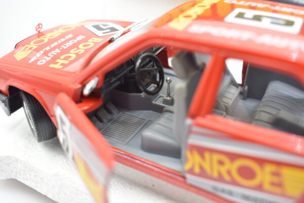 Modellino auto rally scala 1:24 Mercedes Benz 190E Burago diecast modellismo da collezione - Image 5