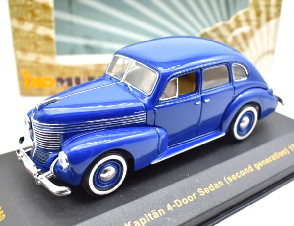 Modellino auto scala 1:43 Opel Kapitan 4 Door Sedan IXO diecast modellismo da collezione