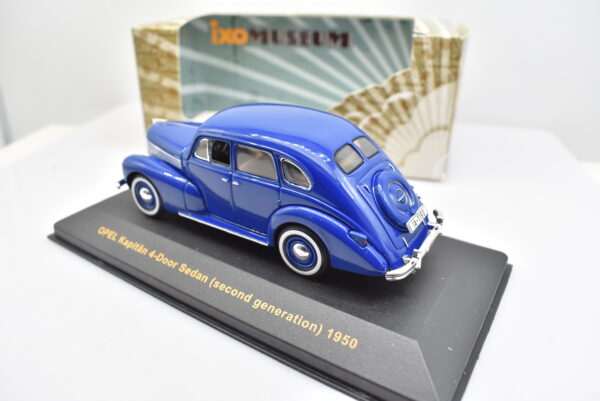 Modellino auto scala 1:43 Opel Kapitan 4 Door Sedan IXO diecast modellismo da collezione - Image 5