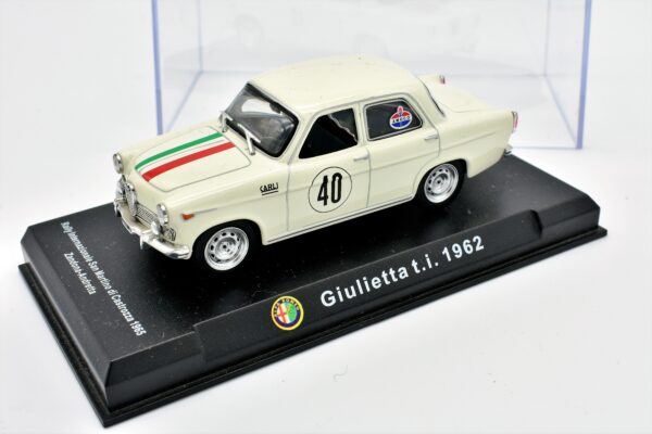 Modellino auto scala 1:43 Alfa Romeo Giulietta t.i. diecast modellismo da collezione