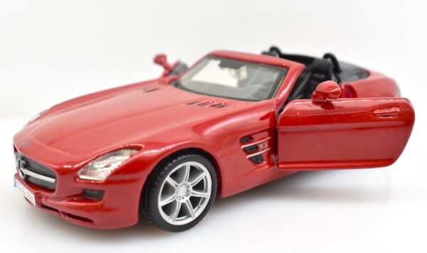 Modellino auto scala 1:32 Mercedes Benz SLS AMG Roadster Burago diecast modellismo da collezione