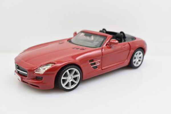 Modellino auto scala 1:32 Mercedes Benz SLS AMG Roadster Burago diecast modellismo da collezione - Image 7