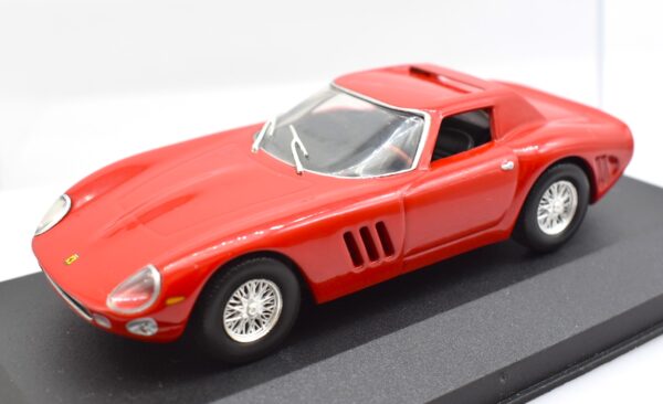 Modellino auto scala 1:43 Ferrari 250 GTO '64 IXO diecast modellismo da collezione