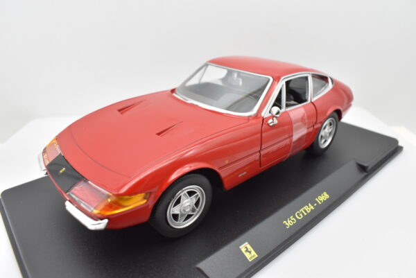 modellino auto scala 1:24 FERRARI 365 GTB4 diecast modellismo da collezione - Image 3