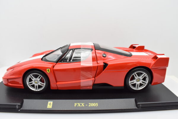 modellino auto scala 1:24 FERRARI FXX diecast modellismo da collezione - Image 3