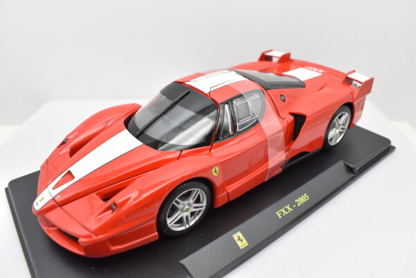 modellino auto scala 1:24 FERRARI FXX diecast modellismo da collezione