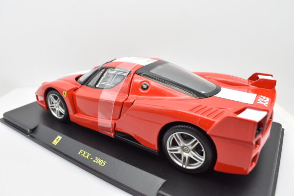 modellino auto scala 1:24 FERRARI FXX diecast modellismo da collezione - Image 4