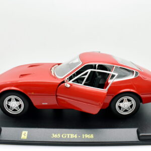 modellino auto scala 1:24 FERRARI 365 GTB4 diecast modellismo da collezione