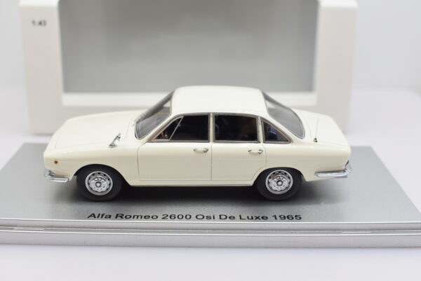 Modellino auto scala 1:43 Alfa Romeo 2600 Osi De Luxe Kess modellismo da collezione - Image 3