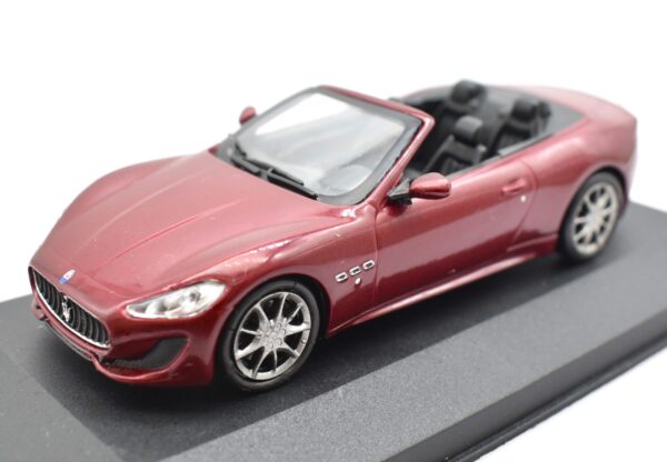 Modellino auto scala 1:43 Maserati GranCabrio Sport MY2013 diecast modellismo da collezione