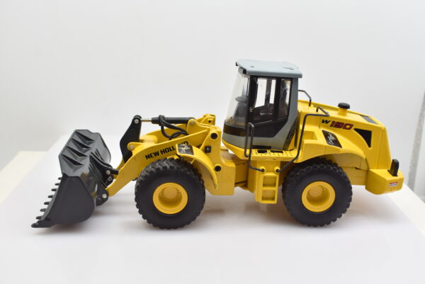 Modellino Ruspa Diecast New Holland W190 ROS Casino Royale scala 1:32 - Image 2