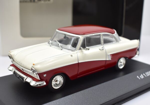 Modellino auto scala 1:43 Ford 17M WhiteBox diecast modellismo da collezione