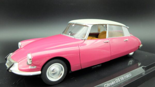 Modellino auto scala 1:24 CITROEN DS 19 quattroruote collection modellismo epoca - Image 3