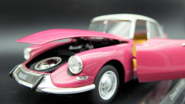 Modellino auto scala 1:24 CITROEN DS 19 quattroruote collection modellismo epoca - Image 7