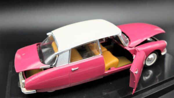 Modellino auto scala 1:24 CITROEN DS 19 quattroruote collection modellismo epoca - Image 9